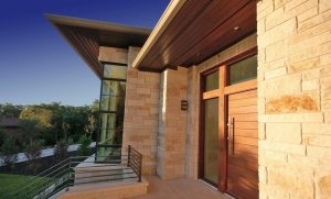 Фасадные панели проще смонтировать и они гораздо легче по весу, чем натуральный камень, который они имитируют Фасадные панели проще смонтировать и они гораздо легче по весу, чем натуральный камень, который они имитируют