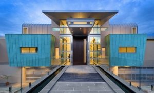 Панелям из стеклопластика можно придать любую форму Панелям из стеклопластика можно придать любую форму