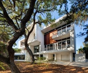 Фасадные панели обладают прекрасными эксплуатационными характеристиками Фасадные панели обладают прекрасными эксплуатационными характеристиками