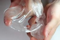 Жидкое стекло превосходно подходит для гидроизоляции уже отделанных штукатуркой стен Жидкое стекло превосходно подходит для гидроизоляции уже отделанных штукатуркой стен