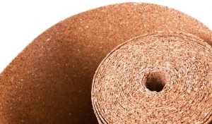 Пробковая подложка отличается высокими тепло- и звукоизоляционными свойствами Пробковая подложка отличается высокими тепло- и звукоизоляционными свойствами