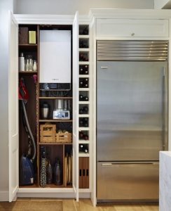 Газовый котёл можно спрятать во встроенной кладовке Газовый котёл можно спрятать во встроенной кладовке