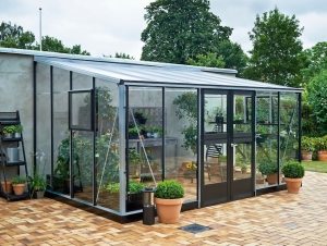 Часто веранду достраивают уже после строительства основного дома Часто веранду достраивают уже после строительства основного дома