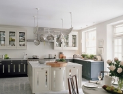 Благодаря своей влагонепроницаемости, наливные полы можно обустраивать в ванных комнатах и на кухнях Благодаря своей влагонепроницаемости, наливные полы можно обустраивать в ванных комнатах и на кухнях