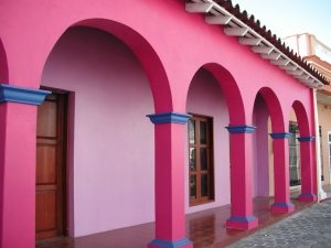 Ярко-розовая фасадная краска