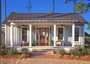 Аккуратный навес правильной геометрической формы Аккуратный навес правильной геометрической формы