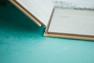 При выборе подложки нужно ориентироваться на рекомендации производителя ламината При выборе подложки нужно ориентироваться на рекомендации производителя ламината