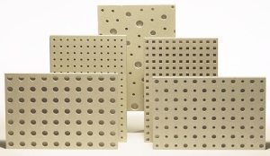 Звукопоглощающие плиты гипсокартона улучшают акустические характеристики помещения Звукопоглощающие плиты гипсокартона улучшают акустические характеристики помещения