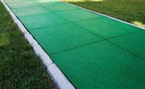 Дорожка из квадратной резиновой плитки Дорожка из квадратной резиновой плитки