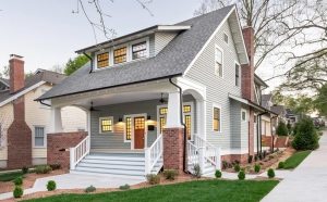 Крыльцо с несколькими рядами ступеней Крыльцо с несколькими рядами ступеней