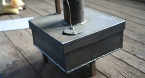 Чтобы сэкономить на отоплении маленького хозяйственного помещения, можно соорудить печь на отработке своими руками Как сделать своими руками печь на отработке из подручных материалов