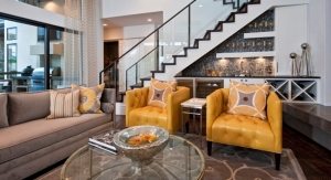 Под лестницей оборудована кухня Лестницы на второй этаж в частном доме: типы конструкций и материалы