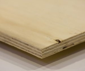 В качестве верхнего слоя сухой стяжки можно использовать влагостойкую фанеру В качестве верхнего слоя сухой стяжки можно использовать влагостойкую фанеру