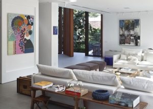 Отказавшись от прихожей и коридора - можно выиграть дополнительную свободную площадь Отказавшись от прихожей и коридора - можно выиграть дополнительную свободную площадь