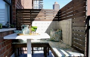 Деревянные панели на балконе Деревянные панели на балконе