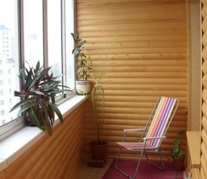 Блок-хаус в отделке балкона Блок-хаус в отделке балкона