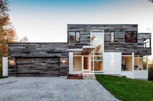 Бетонное крыльцо с тремя ступенями Бетонное крыльцо с тремя ступенями