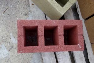 В зависимости от составляющих шлакоблок может иметь различные оттенки В зависимости от составляющих шлакоблок может иметь различные оттенки