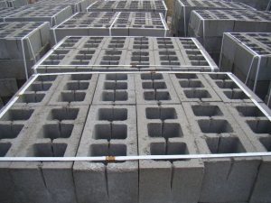 Крупное производство предлагает идеально ровные шлакоблоки с одинаковыми размерами Крупное производство предлагает идеально ровные шлакоблоки с одинаковыми размерами