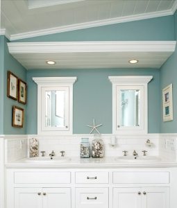 Потолок из пластиковых реек в ванной Потолок из пластиковых реек в ванной