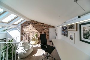 Клинкерная плитка может иметь глянцевую или матовую поверхность Клинкерная плитка может иметь глянцевую или матовую поверхность