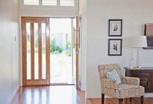 Входная дверь со стеклянными вставками Входная дверь со стеклянными вставками