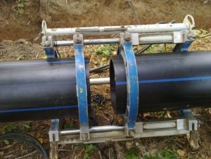 Монтаж водопроводных труб с применением неразъемного способа соединения