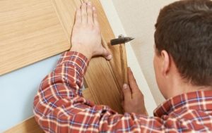 Монтаж дверных наличников своими руками Монтаж дверных наличников своими руками