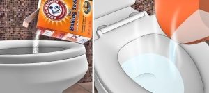 Для устранения небольшого засора унитаза можно использовать обычную пищевую соду Для устранения небольшого засора унитаза можно использовать обычную пищевую соду