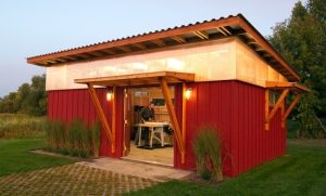 Временную дачную постройку позже можно использовать в качестве склада для инструментов и материалов Временную дачную постройку позже можно использовать в качестве склада для инструментов и материалов