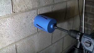 Оборудование для бурения сквозных отверстий под обустройство приточного клапана Оборудование для бурения сквозных отверстий под обустройство приточного клапана