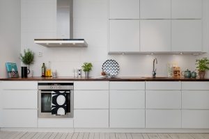 Вытяжка из полированной нержавеющей стали Вытяжка из полированной нержавеющей стали