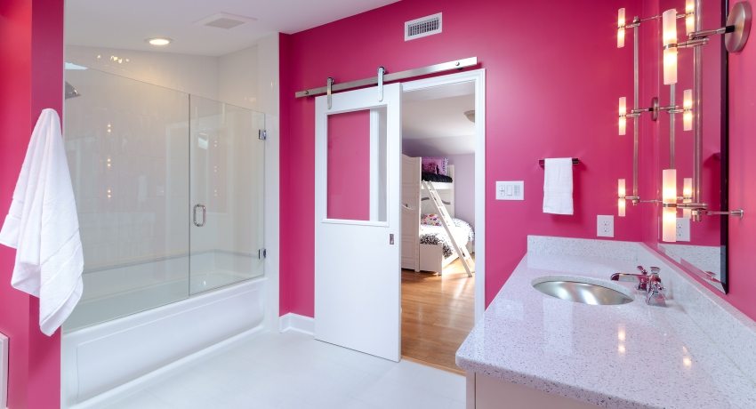 Как выбрать красивую и практичную дверь в ванную комнату и туалет