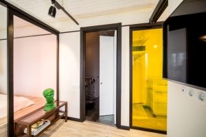 Складная межкомнатная дверь сэкономит место в помещении Складная межкомнатная дверь сэкономит место в помещении