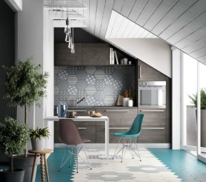 Потолок на кухне оформлен с использованием деревянных панелей Потолок на кухне оформлен с использованием деревянных панелей