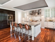 Двухуровневый натяжной потолок с точечным освещением Двухуровневый натяжной потолок с точечным освещением