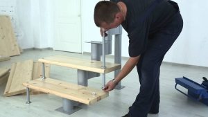 Монтаж модульной лестницы заводского изготовления легко осуществить самостоятельно Монтаж модульной лестницы заводского изготовления легко осуществить самостоятельно