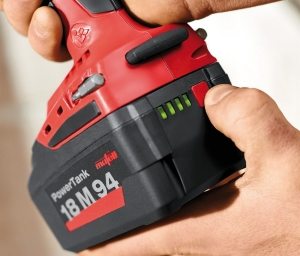 Время зарядки профессиональных моделей составляет около часа, бытовых – в несколько раз больше Время зарядки профессиональных моделей составляет около часа, бытовых – в несколько раз больше