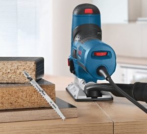 Для распиливания разных материалов используют различные пилки, которые идут в комплекте с лобзиком или приобретаются отдельно Для распиливания разных материалов используют различные пилки, которые идут в комплекте с лобзиком или приобретаются отдельно