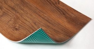 Виниловый пол - гибкий, прочный, износостойкий и долговечный материал Виниловый пол - гибкий, прочный, износостойкий и долговечный материал