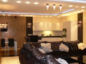 Парящий натяжной потолок с подсветкой, состоящий из двух уровней Парящий натяжной потолок с подсветкой, состоящий из двух уровней