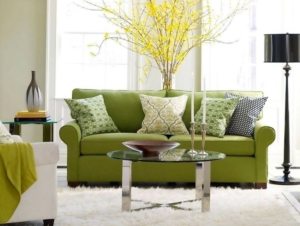 Яркий зеленый цвет в дизайне гостиной