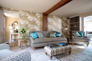 Растительный орнамент - самый популярный среди других расцветок Растительный орнамент - самый популярный среди других расцветок