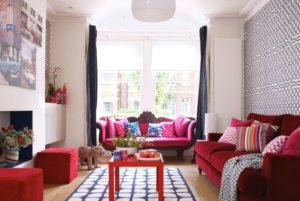 Сочетание покраски и обоев в отделке гостиной Сочетание покраски и обоев в отделке гостиной