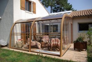 Дизайн веранды должен сочетаться с архитектурным стилем и конструкцией дома Дизайн веранды должен сочетаться с архитектурным стилем и конструкцией дома