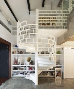 Сварная цельнометаллическая винтовая лестница Сварная цельнометаллическая винтовая лестница