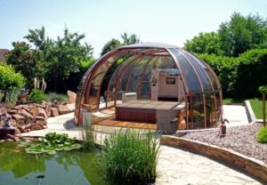 Оригинальная беседка округлой формы из поликарбоната Оригинальная беседка округлой формы из поликарбоната