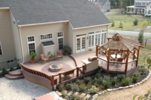 Оригинальное обустройство террасы с деревянной беседкой и грилем Оригинальное обустройство террасы с деревянной беседкой и грилем