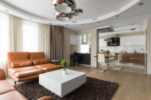 Теплые оттенки в просторной кухне-гостиной Теплые оттенки в просторной кухне-гостиной