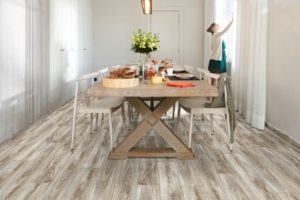 Ламинат с фаской "Дуб Montana" из коллекции Quattro Vintage от Balterio, размер доски 1257х190,5х8 мм Ламинат с фаской "Дуб Montana" из коллекции Quattro Vintage от Balterio, размер доски 1257х190,5х8 мм